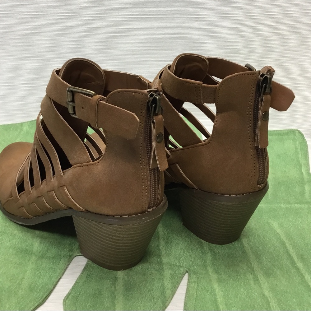 Guess Nude Color Suede Ankle Boots - Picture 4 of 7